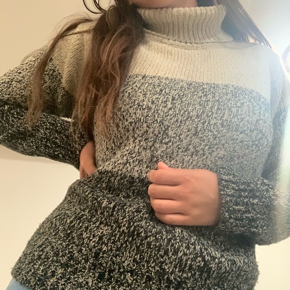 Cozy turtleneck sweater - Picture 1 of 5